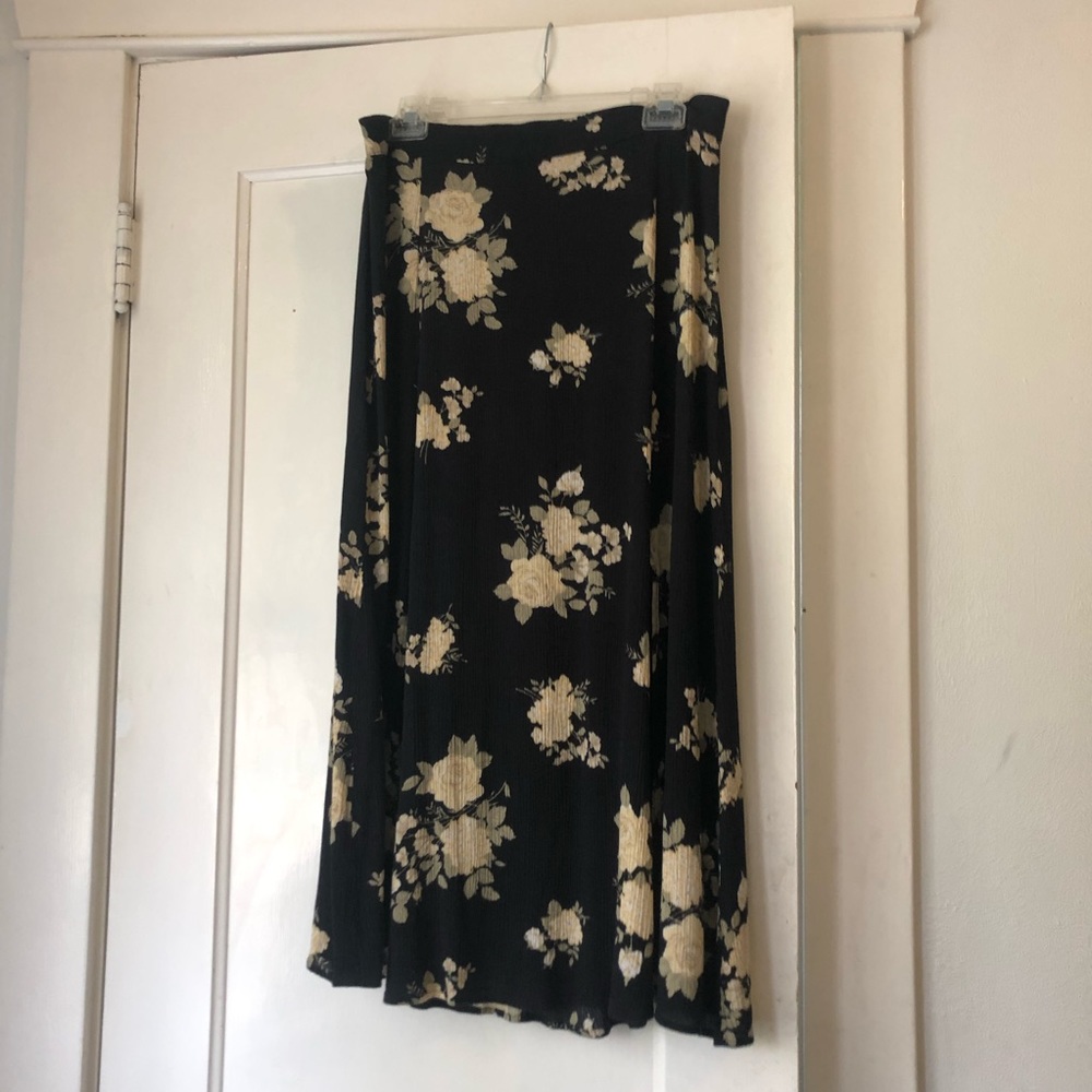 Vintage black floral midi skirt